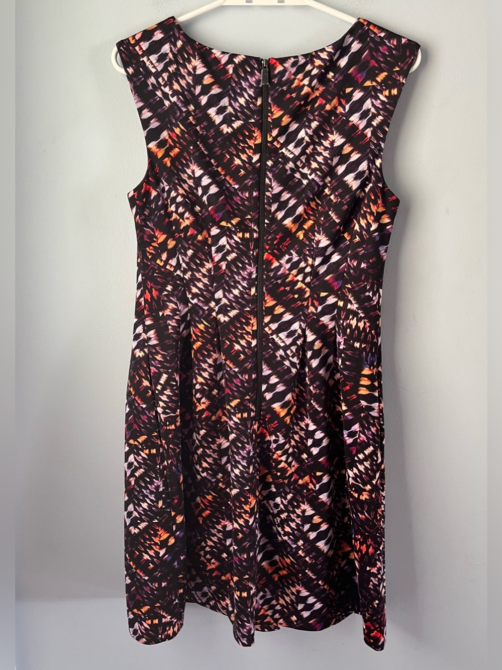 Vince Camuto Black Orange Patterned Sleeveless Sheath Midi Dress Pockets Size 8 - Picture 2 of 7